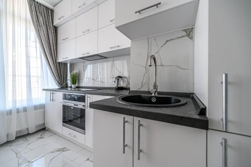 Комфортные Апартаменты 36 Жемчужина Odesa Exterior photo