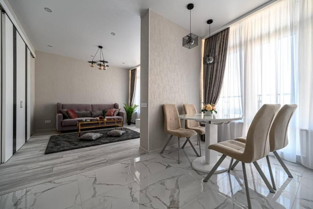 Комфортные Апартаменты 36 Жемчужина Odesa Exterior photo