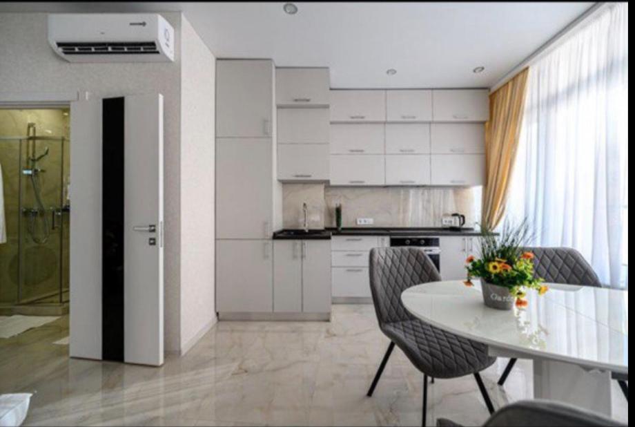 Комфортные Апартаменты 36 Жемчужина Odesa Exterior photo